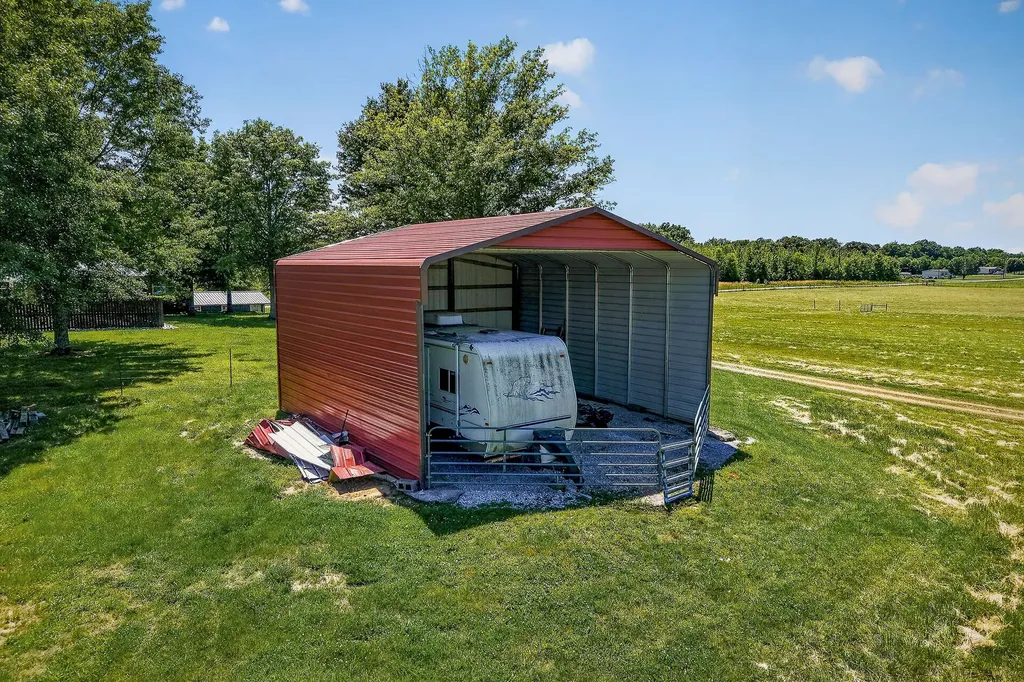 1956 Shady Grove Road Morrison TN 37357