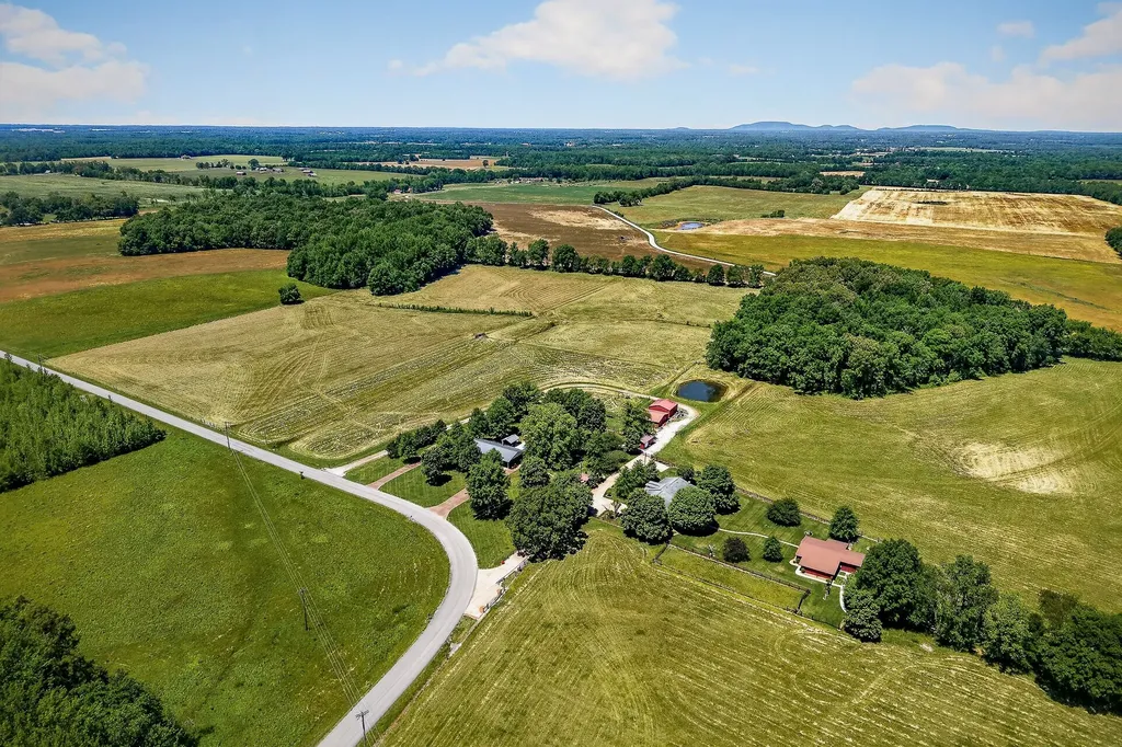 1956 Shady Grove Road Morrison TN 37357