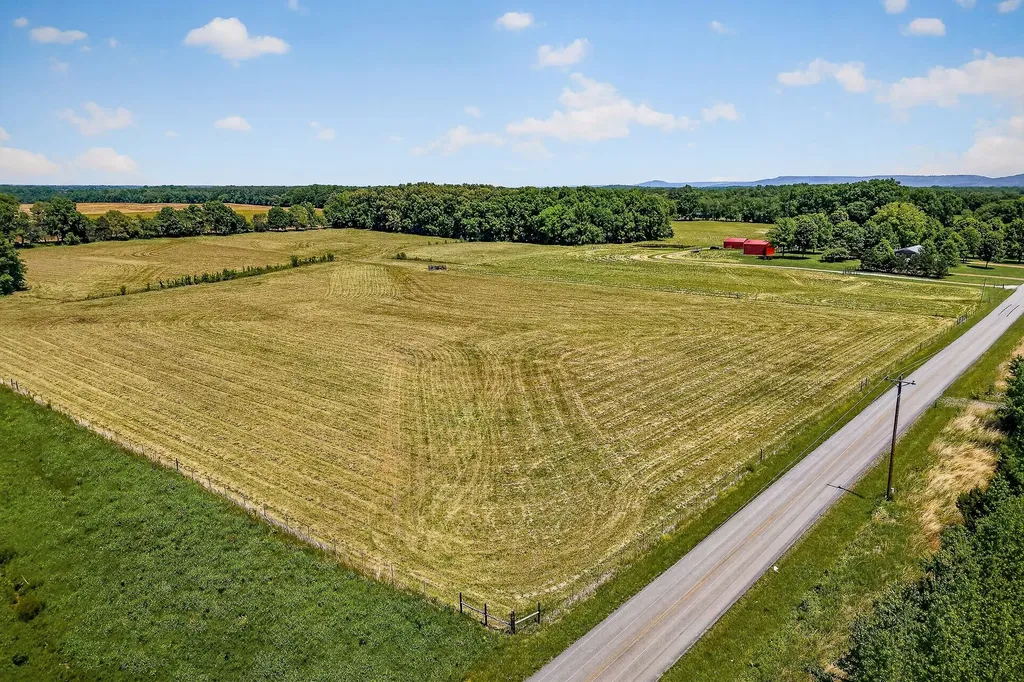 1956 Shady Grove Road Morrison TN 37357