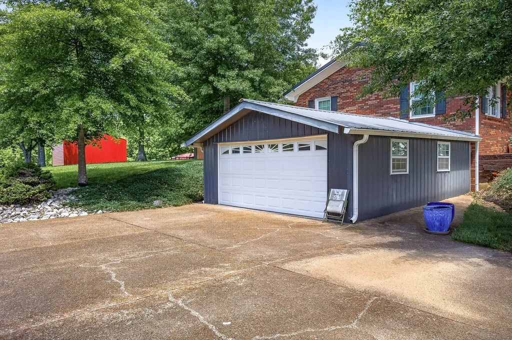 1956 Shady Grove Road Morrison TN 37357