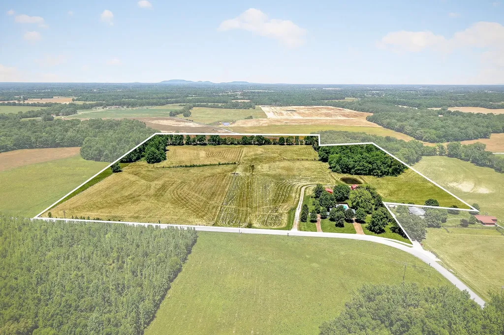 1956 Shady Grove Road Morrison TN 37357