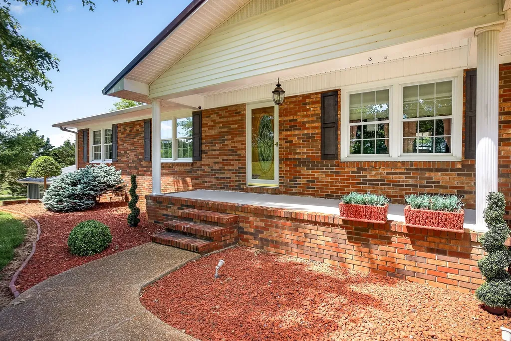 1956 Shady Grove Road Morrison TN 37357