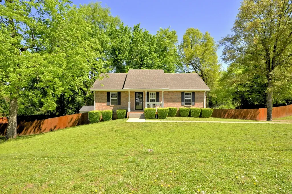 3253 N Senseney Circle Clarksville TN 37042