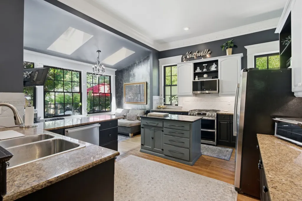 1305 Greenwood Avenue Nashville TN 37206