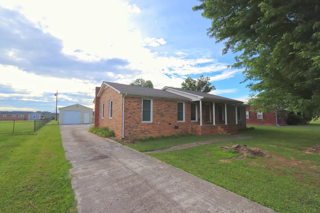 911 Parkway Drive Smithville TN 37166