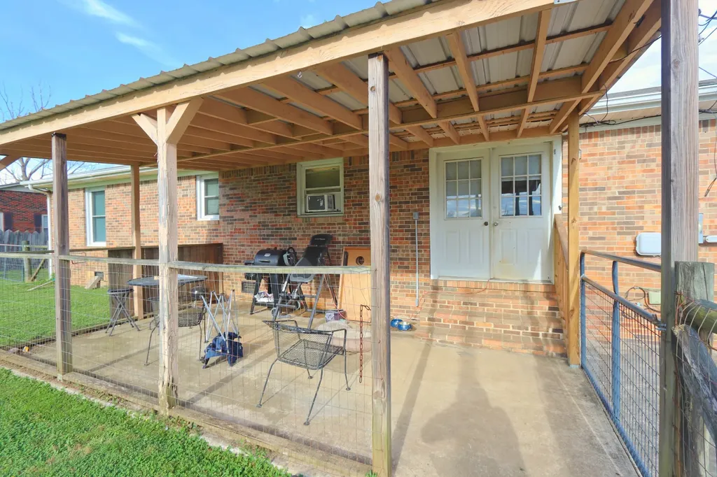 911 Parkway Drive Smithville TN 37166