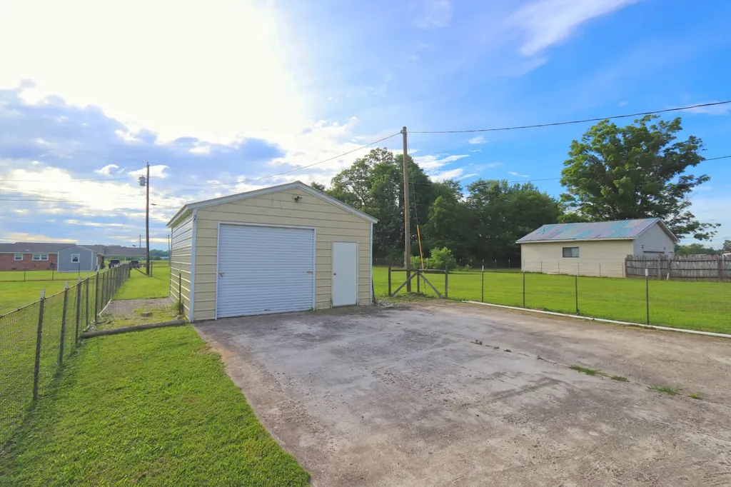 911 Parkway Drive Smithville TN 37166