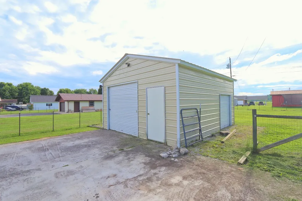 911 Parkway Drive Smithville TN 37166
