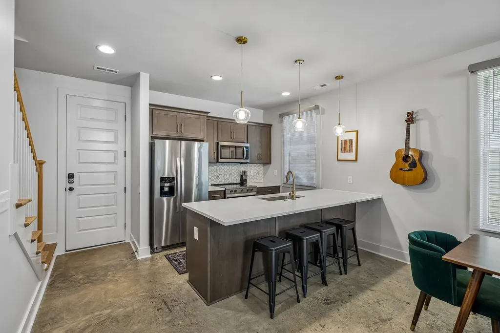 858 Seymour Avenue Nashville TN 37206