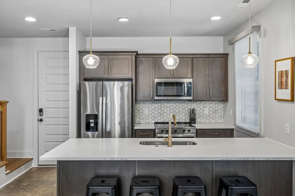 858 Seymour Avenue Nashville TN 37206