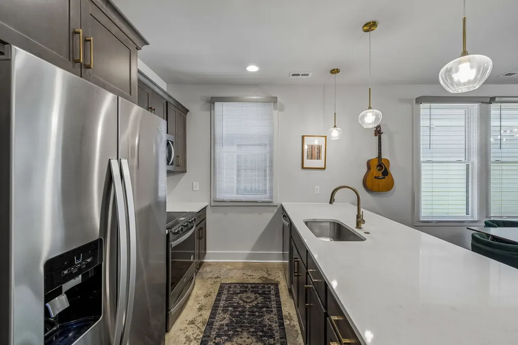 858 Seymour Avenue Nashville TN 37206