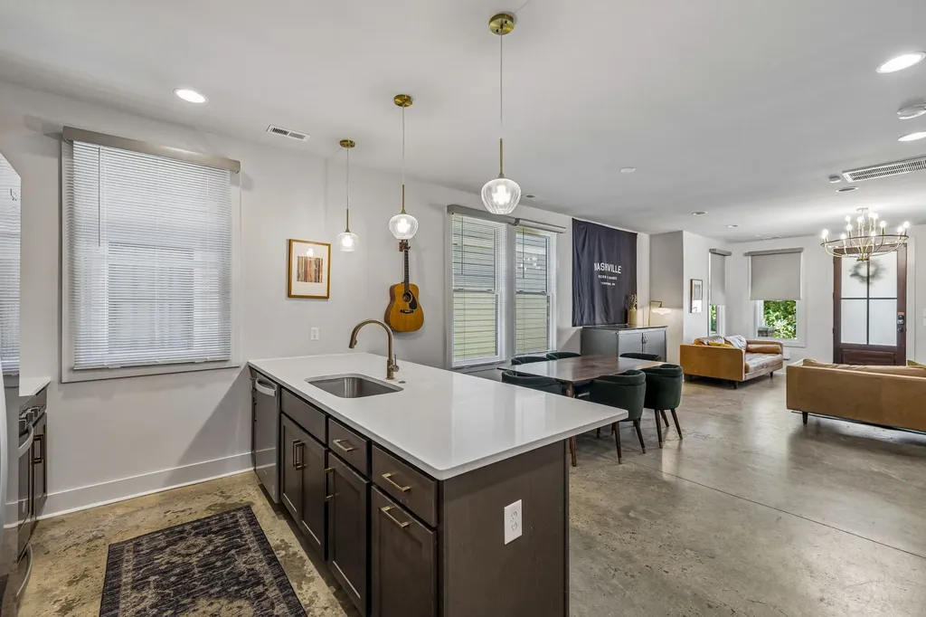 858 Seymour Avenue Nashville TN 37206