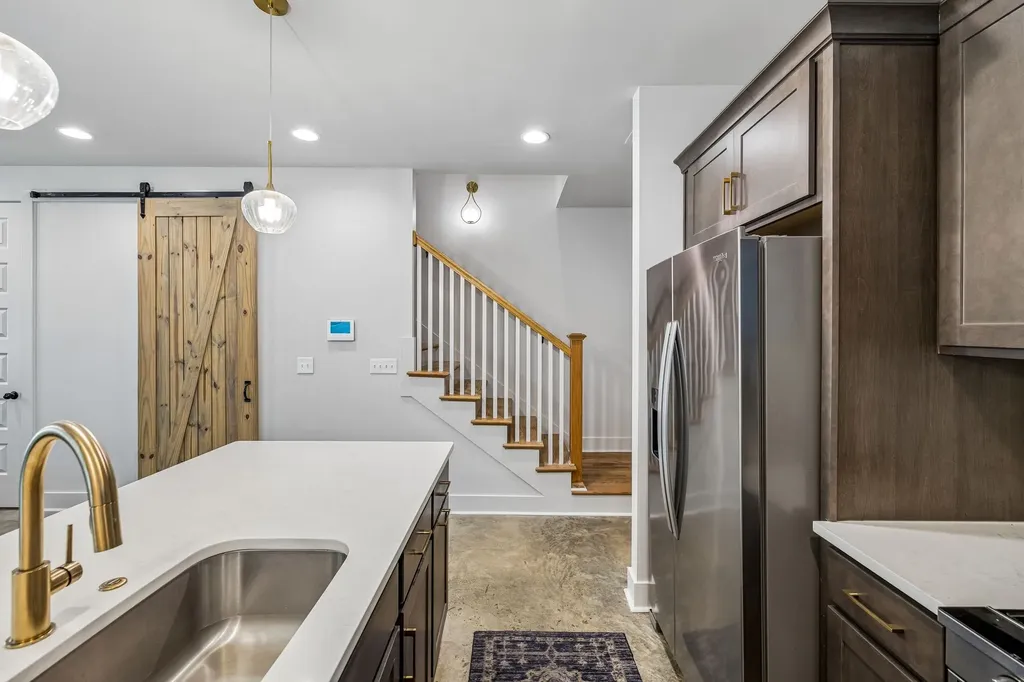 858 Seymour Avenue Nashville TN 37206