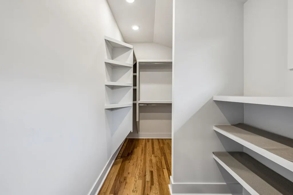 858 Seymour Avenue Nashville TN 37206