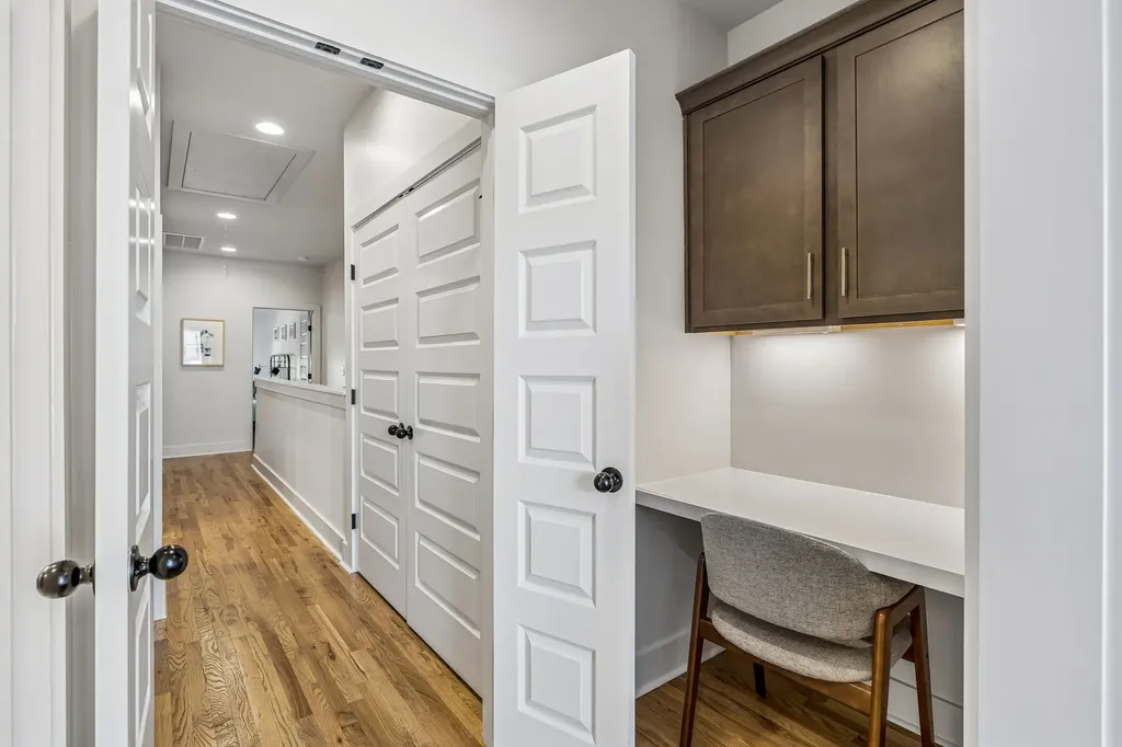 858 Seymour Avenue Nashville TN 37206