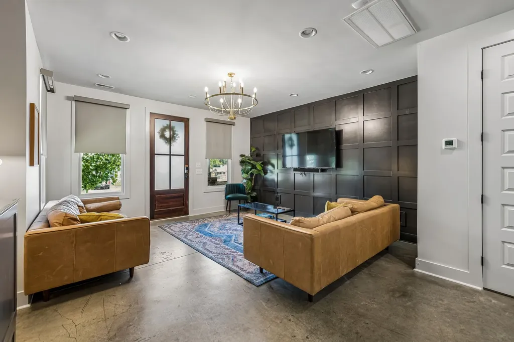 858 Seymour Avenue Nashville TN 37206