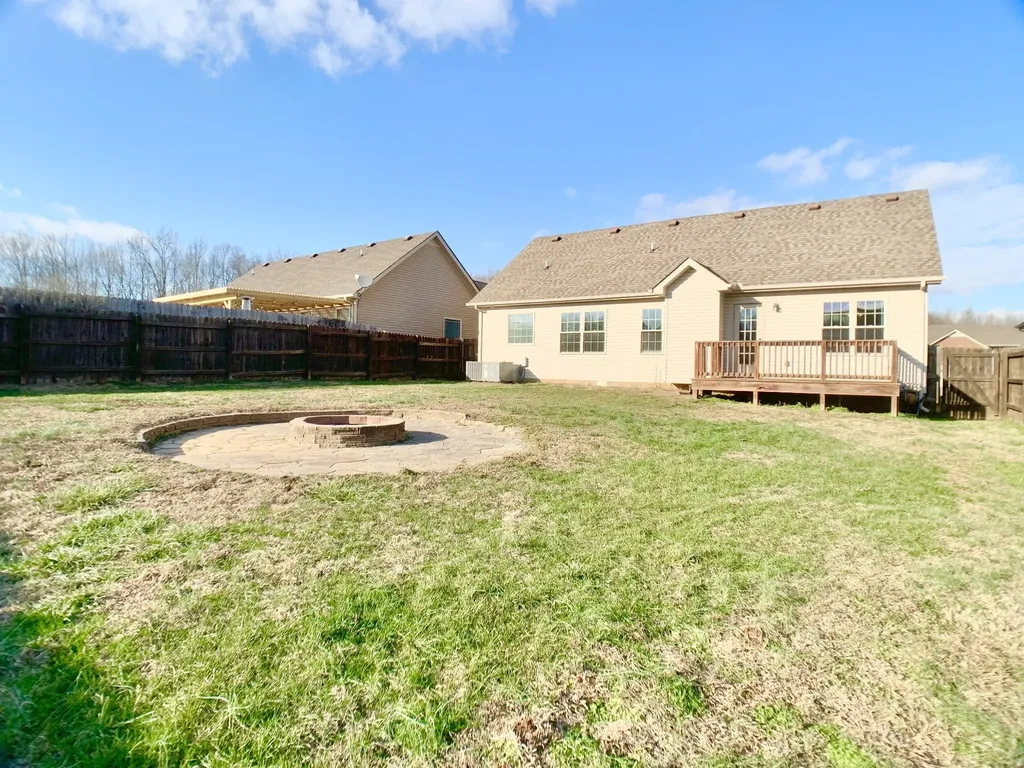 842 Shelton Circle Clarksville TN 37042