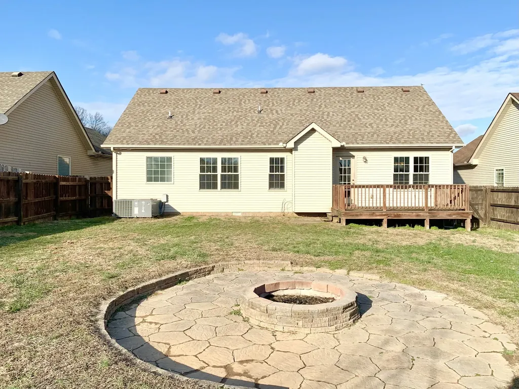 842 Shelton Circle Clarksville TN 37042