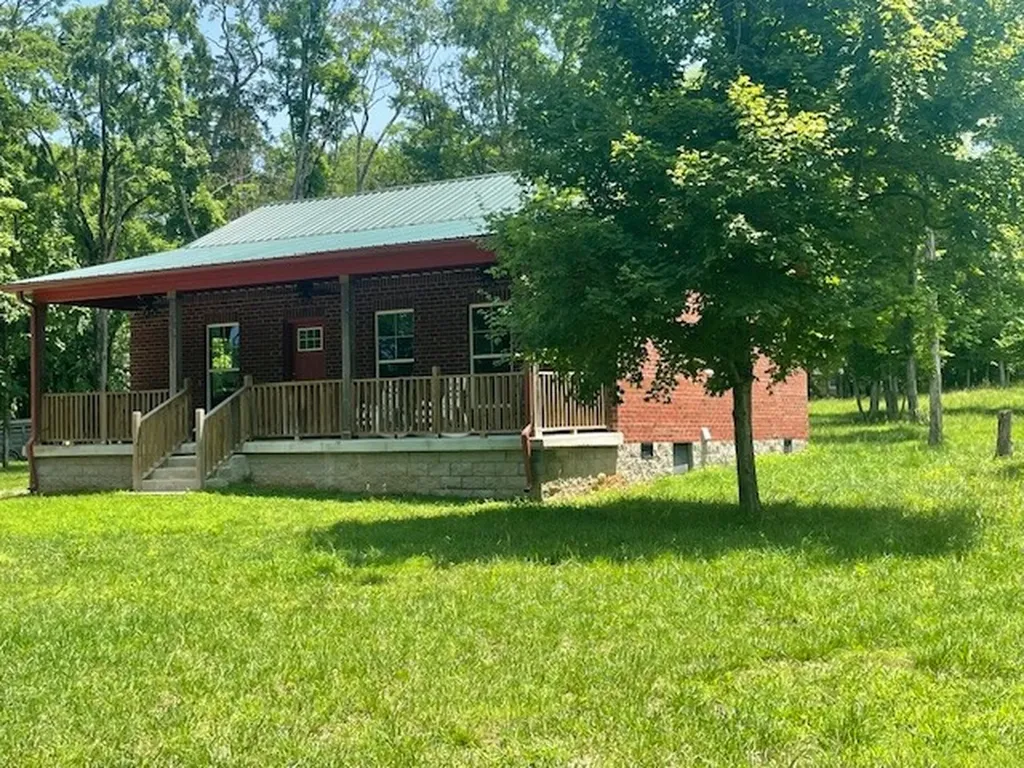713 Lewis Avenue Shelbyville TN 37160