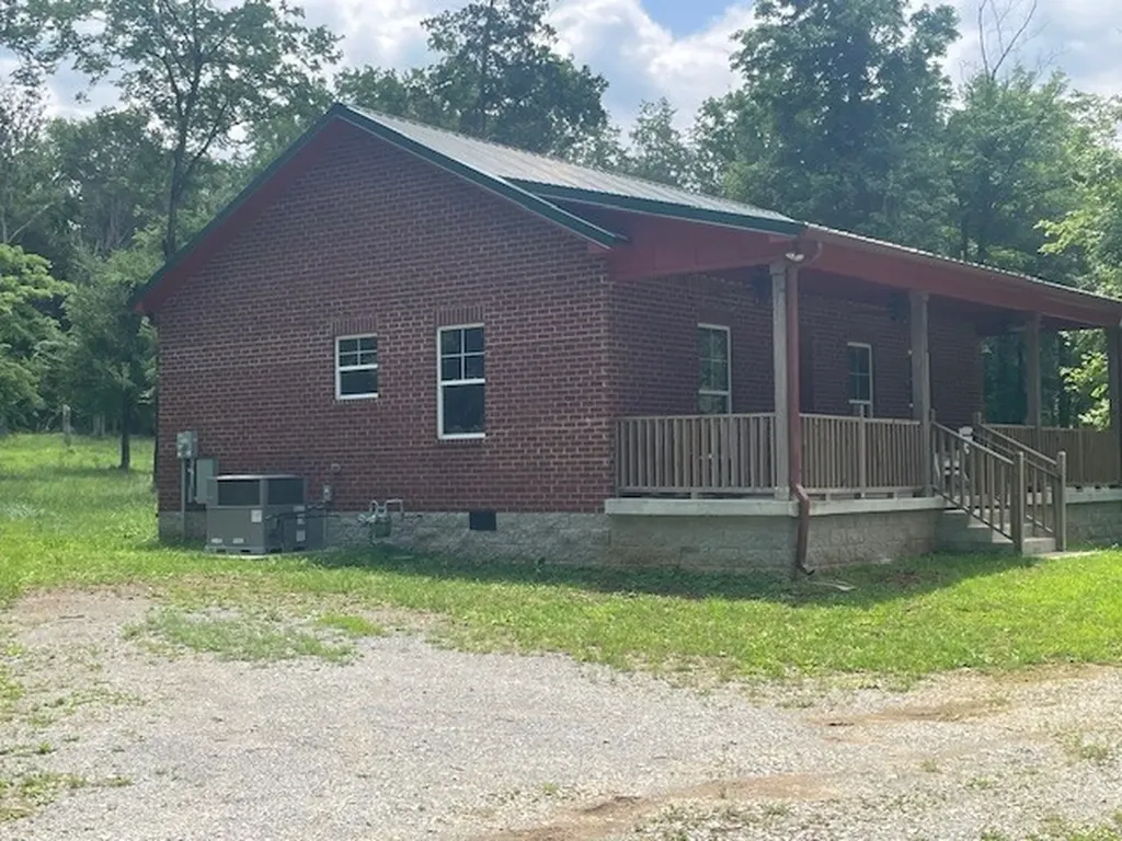 713 Lewis Avenue Shelbyville TN 37160