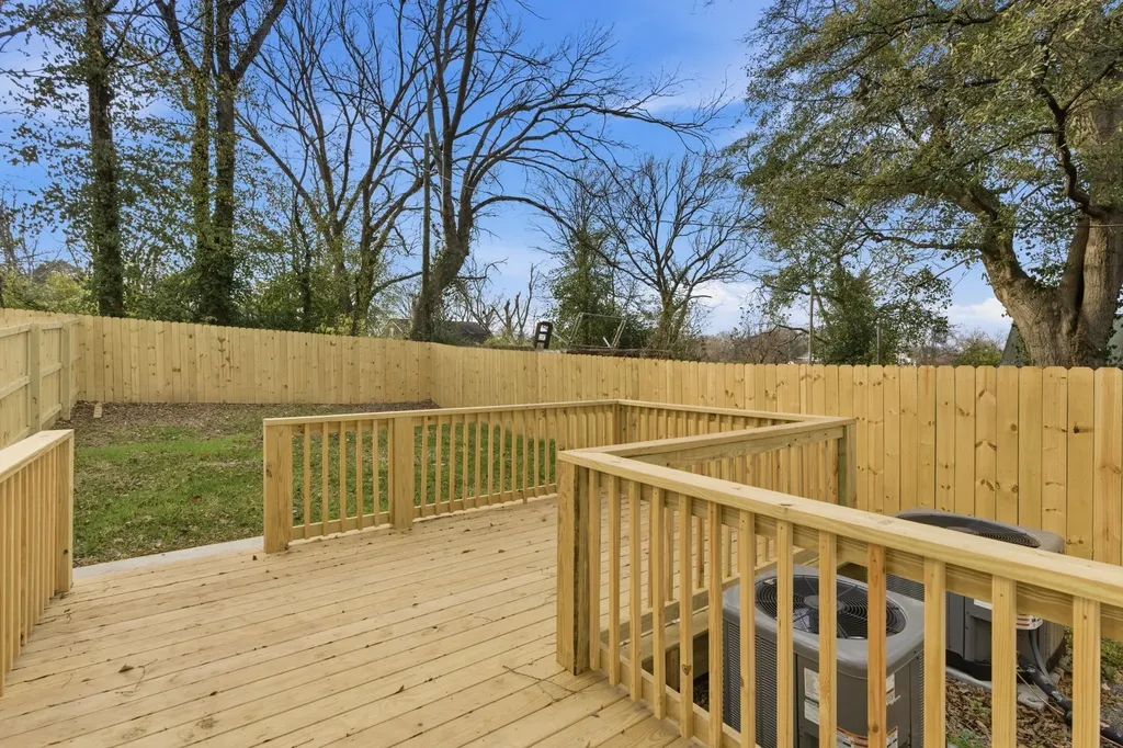 2235 Cruzen Street Nashville TN 37211