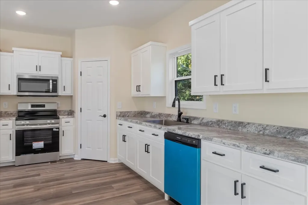 975 Weakley Creek Road Lawrenceburg TN 38464