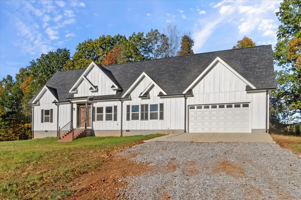 975 Weakley Creek Road Lawrenceburg TN 38464