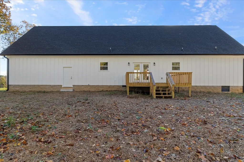 975 Weakley Creek Road Lawrenceburg TN 38464