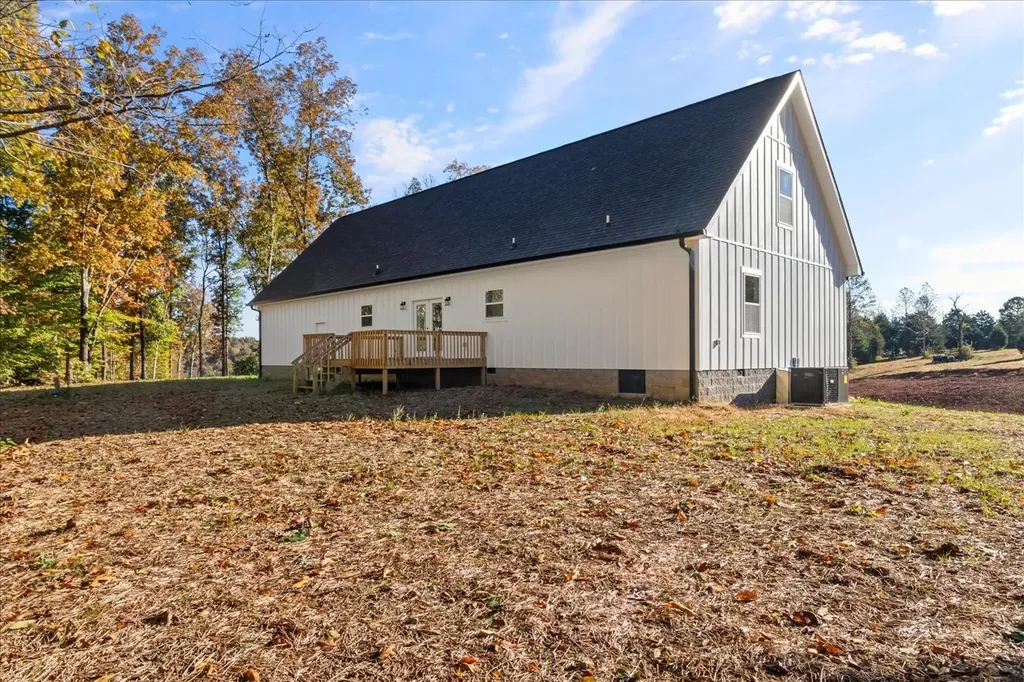 975 Weakley Creek Road Lawrenceburg TN 38464