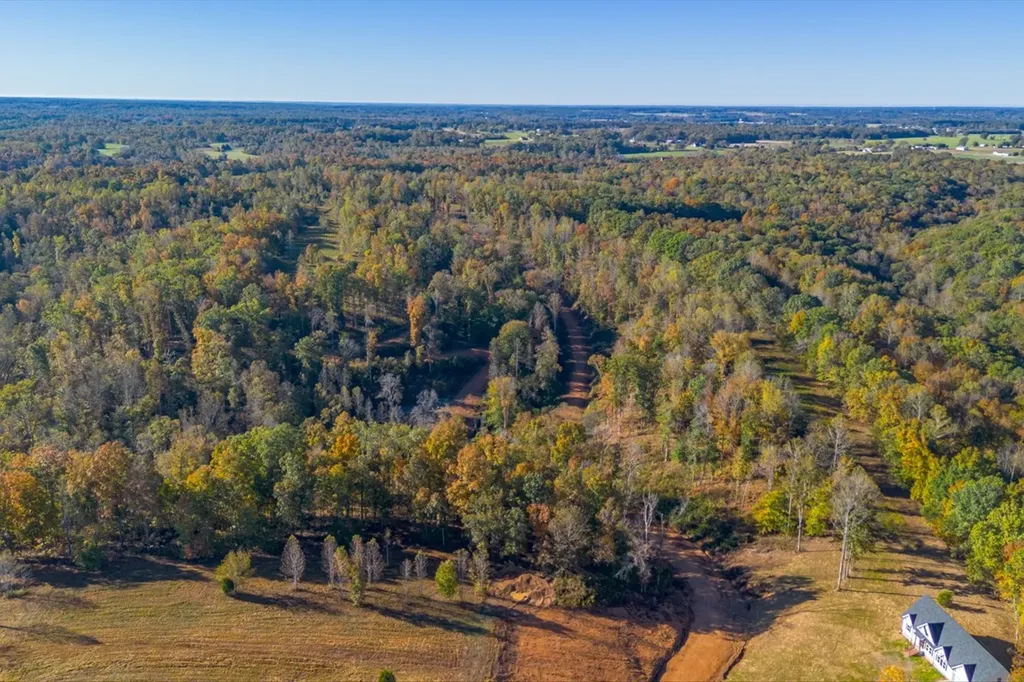 975 Weakley Creek Road Lawrenceburg TN 38464