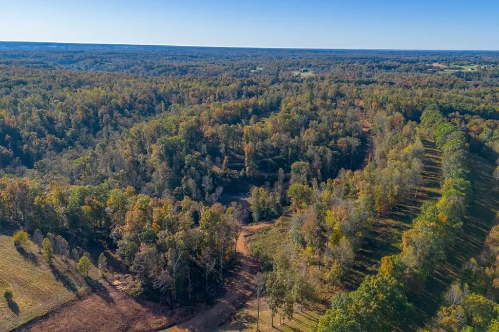 975 Weakley Creek Road Lawrenceburg TN 38464