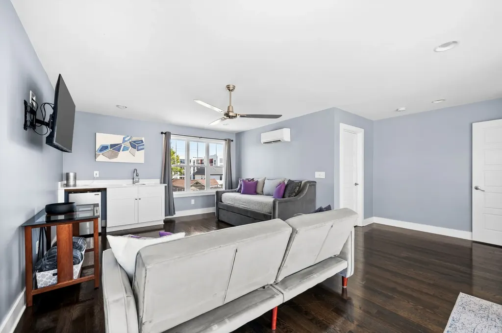1723B Nassau Street Nashville TN 37208