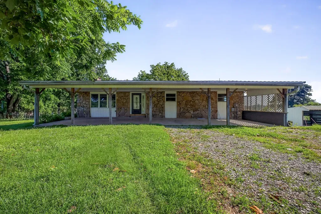 5267 E Green Hill Road Rock Island TN 38581