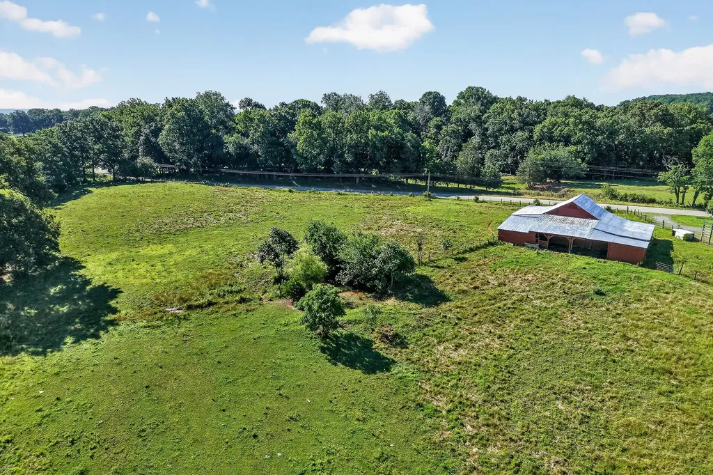 5267 E Green Hill Road Rock Island TN 38581