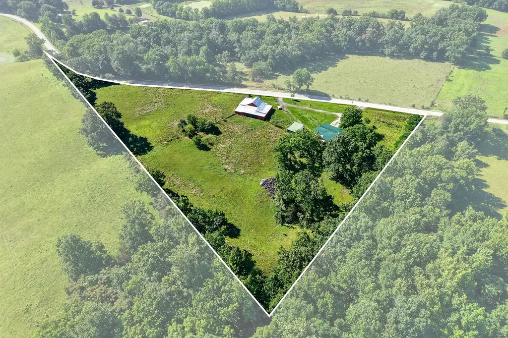 5267 E Green Hill Road Rock Island TN 38581