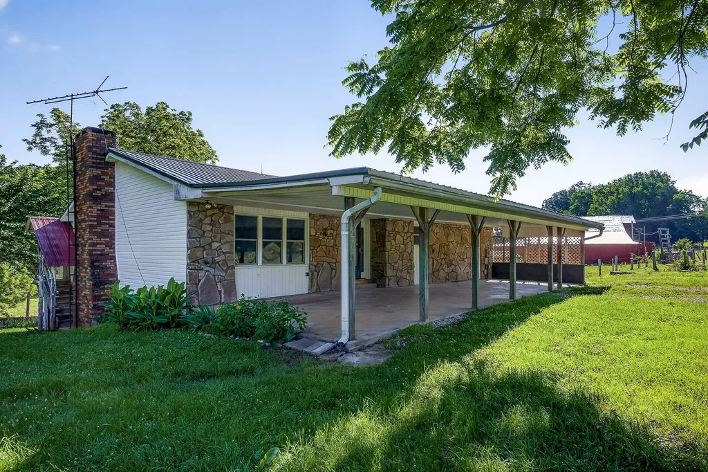 5267 E Green Hill Road Rock Island TN 38581