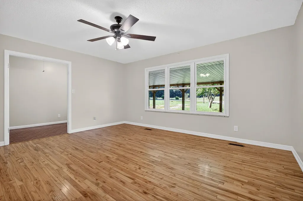 5267 E Green Hill Road Rock Island TN 38581