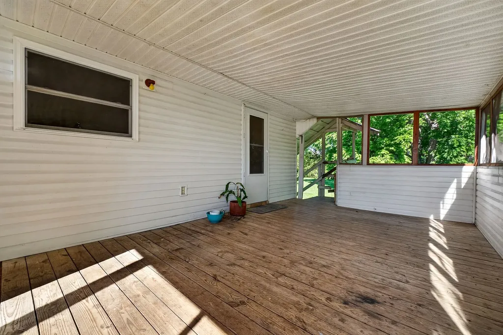 5267 E Green Hill Road Rock Island TN 38581