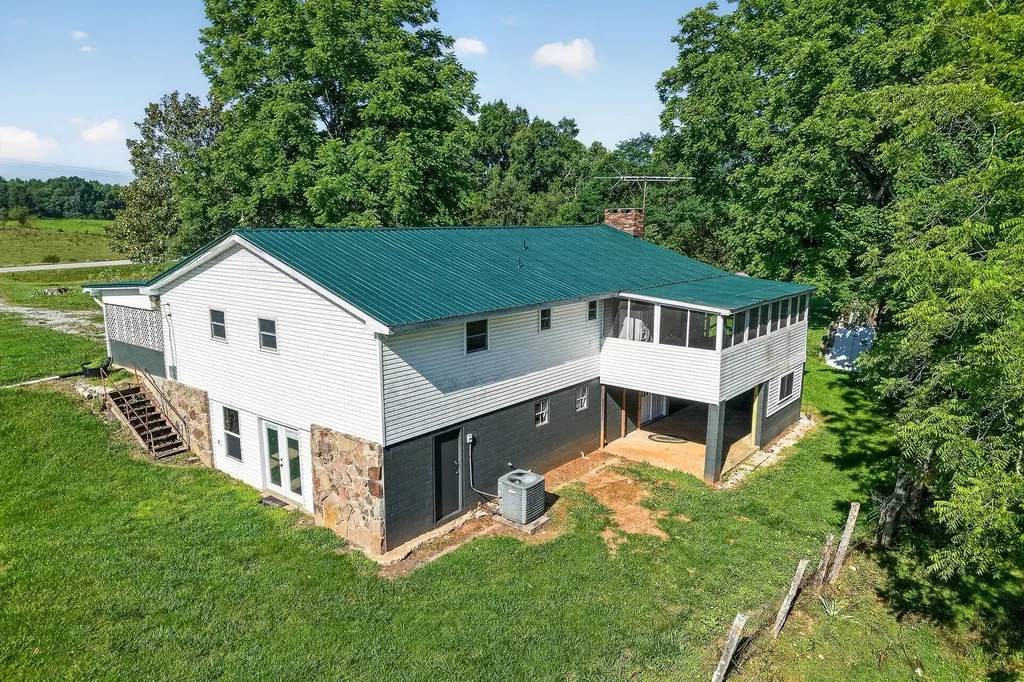 5267 E Green Hill Road Rock Island TN 38581