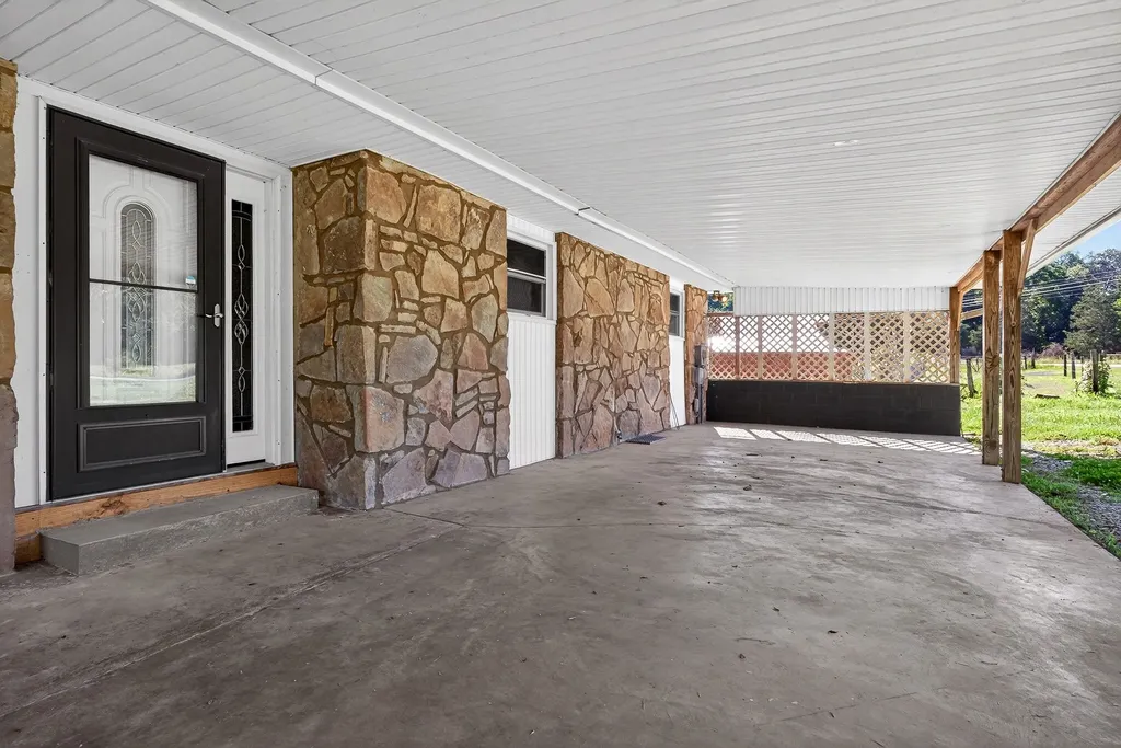 5267 E Green Hill Road Rock Island TN 38581