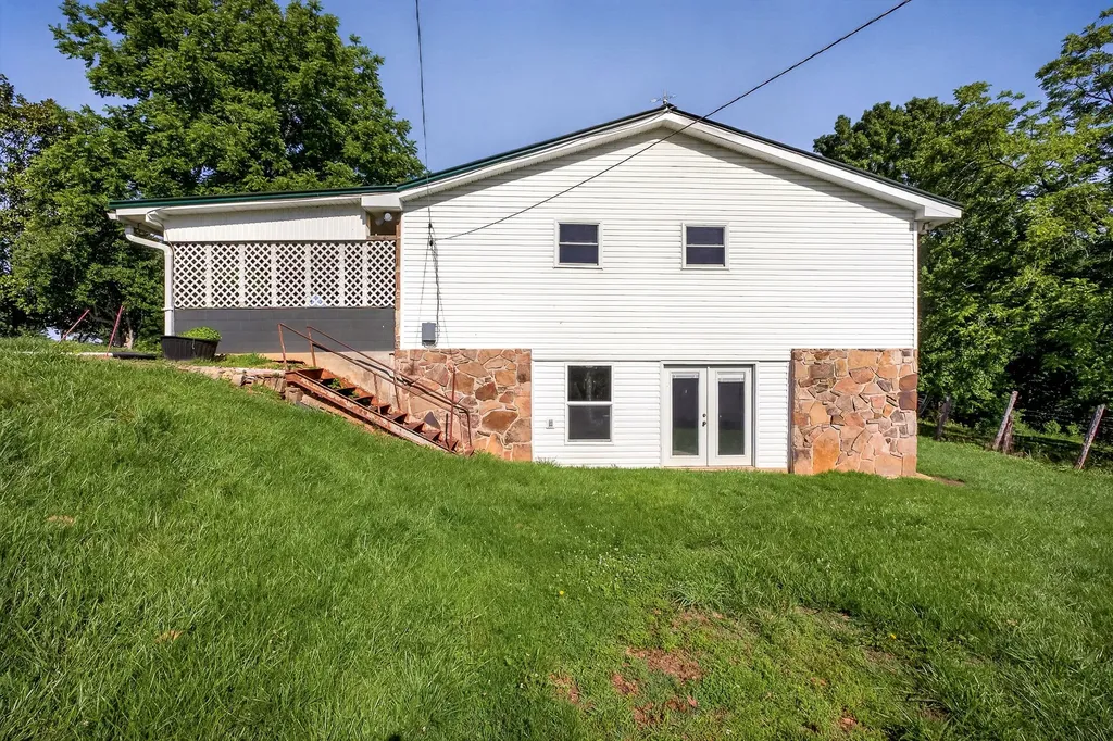 5267 E Green Hill Road Rock Island TN 38581