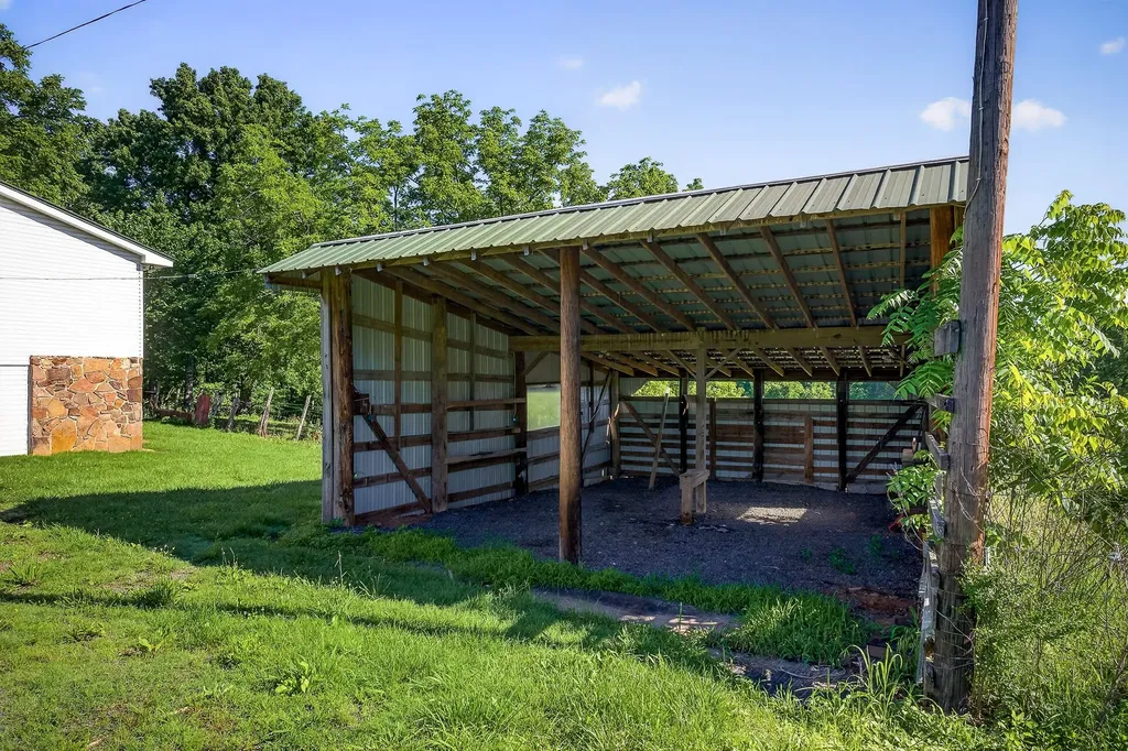 5267 E Green Hill Road Rock Island TN 38581
