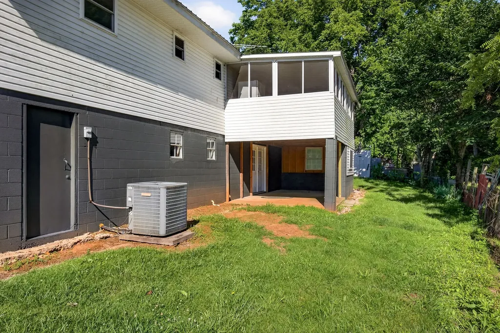 5267 E Green Hill Road Rock Island TN 38581