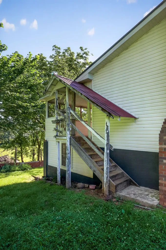 5267 E Green Hill Road Rock Island TN 38581