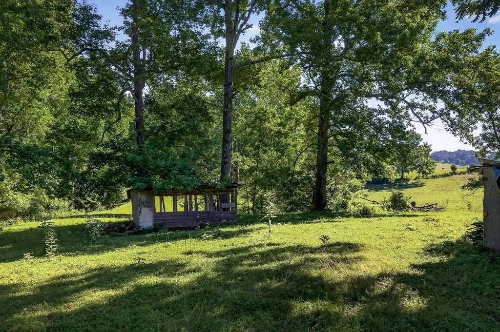 5267 E Green Hill Road Rock Island TN 38581