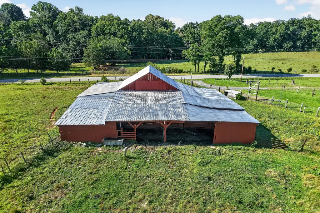 5267 E Green Hill Road Rock Island TN 38581