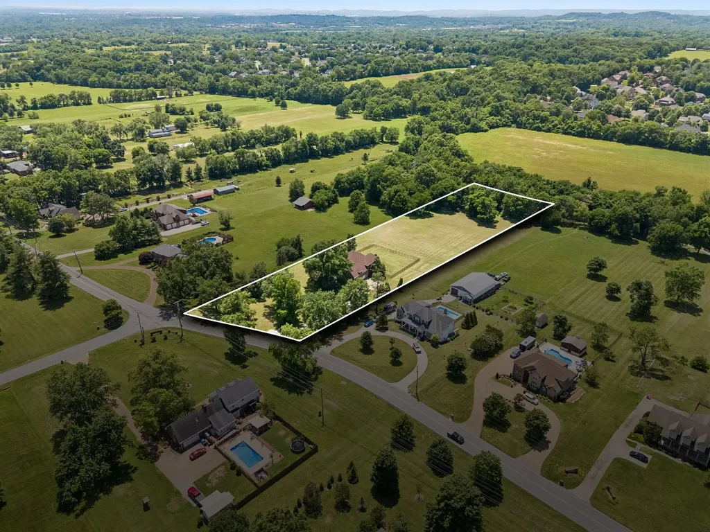1405 Drakes Creek Road Hendersonville TN 37075
