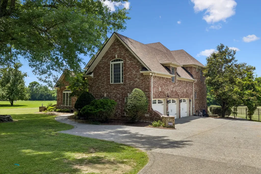 1405 Drakes Creek Road Hendersonville TN 37075