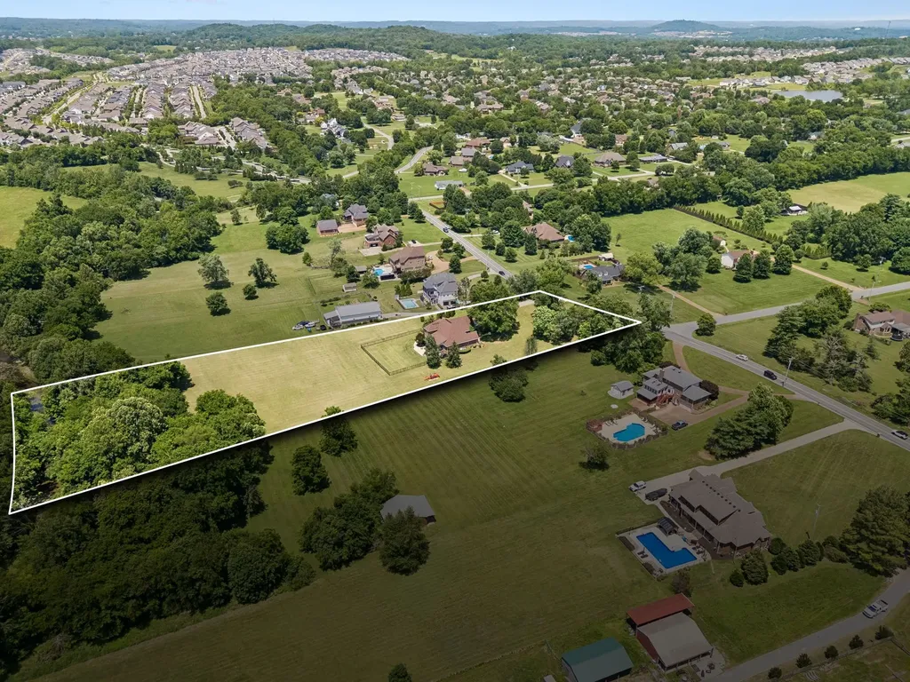 1405 Drakes Creek Road Hendersonville TN 37075