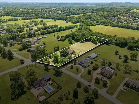 1405 Drakes Creek Road Hendersonville TN 37075